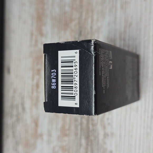 NYX Total Control Pro Foundation - Golden - Picture 7 of 7